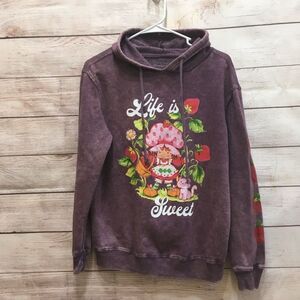 ‎STRAWBERRY SHORTCAKE HOODIE